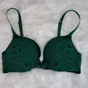 Victoria Secret Very Sexy Push Up 32 D Lace/Sheer